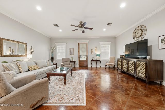 1086 Old Henderson Drive, Breaux Bridge, LA 70517