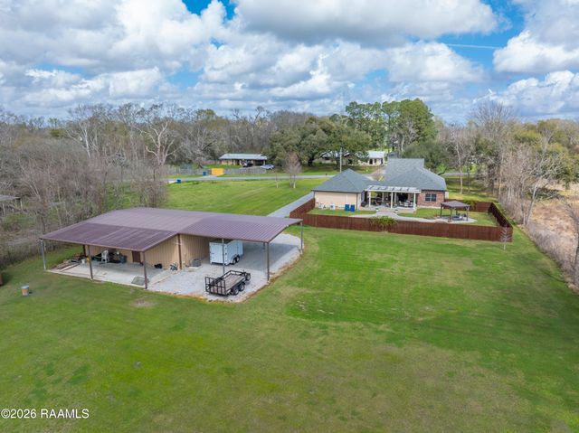 1086 Old Henderson Drive, Breaux Bridge, LA 70517