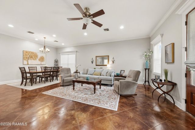 1086 Old Henderson Drive, Breaux Bridge, LA 70517