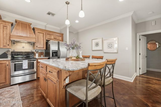 1086 Old Henderson Drive, Breaux Bridge, LA 70517