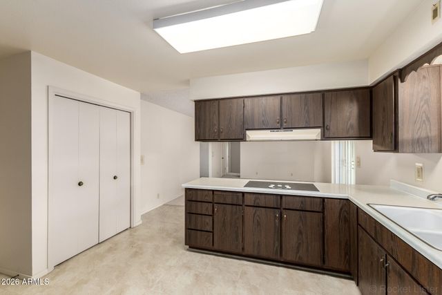 5037 E ESCONDIDO Avenue, Mesa, AZ 85206