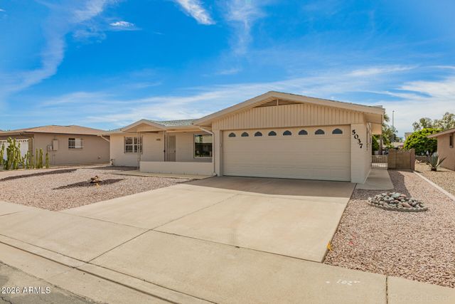 5037 E ESCONDIDO Avenue, Mesa, AZ 85206