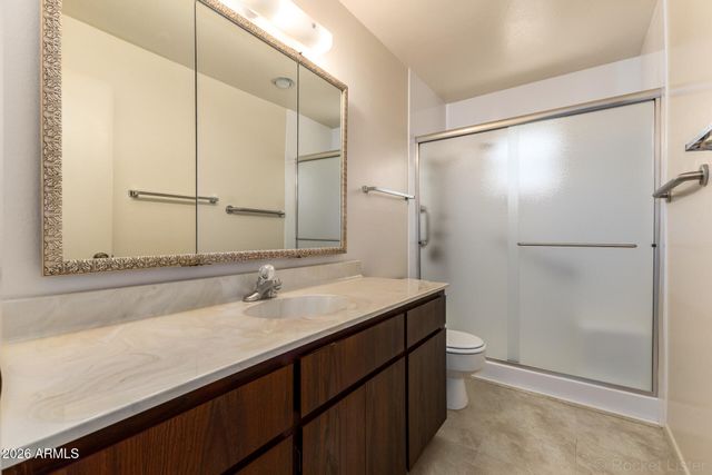 5037 E ESCONDIDO Avenue, Mesa, AZ 85206