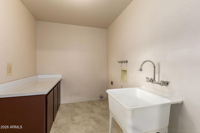 5037 E ESCONDIDO Avenue, Mesa, AZ 85206