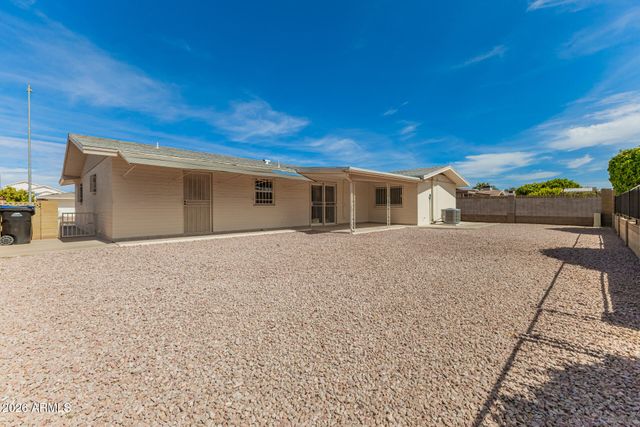5037 E ESCONDIDO Avenue, Mesa, AZ 85206