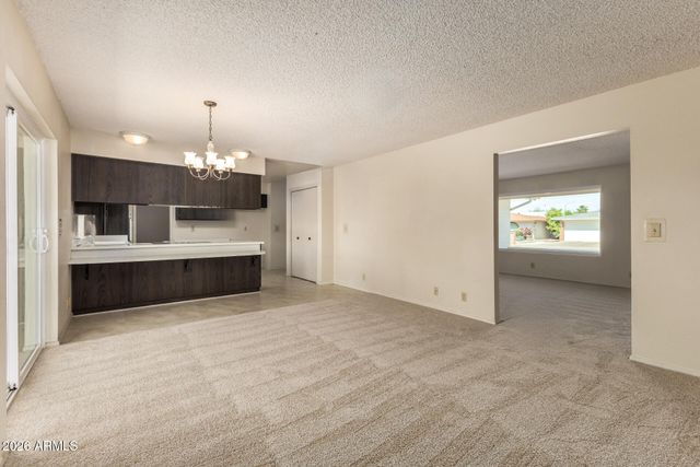 5037 E ESCONDIDO Avenue, Mesa, AZ 85206