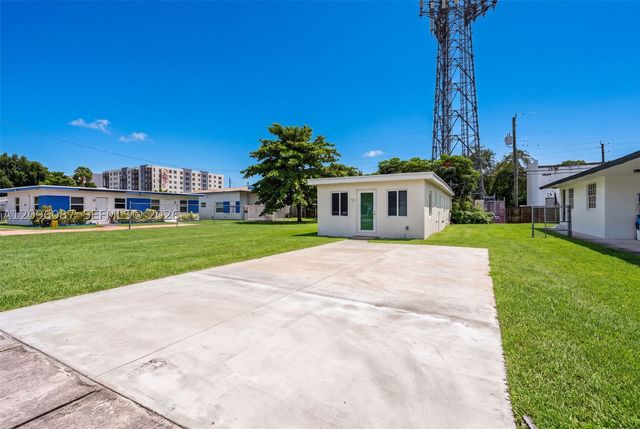 6136 Grant St, Hollywood, FL 33024
