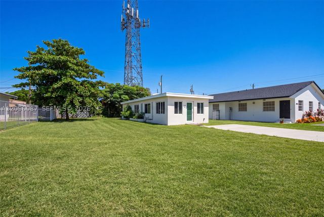 6136 Grant St, Hollywood, FL 33024