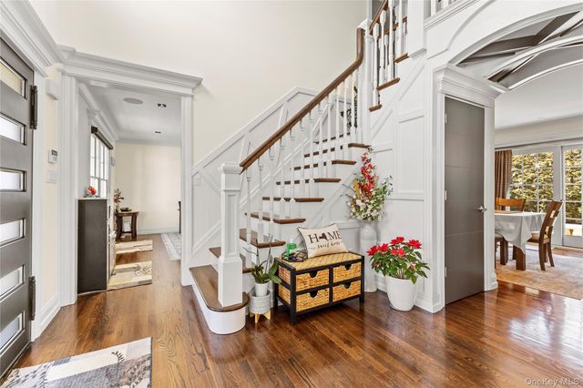 123 Columbus Boulevard, Amityville, NY 11701