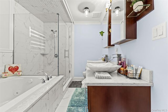 123 Columbus Boulevard, Amityville, NY 11701