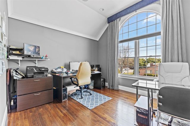 123 Columbus Boulevard, Amityville, NY 11701