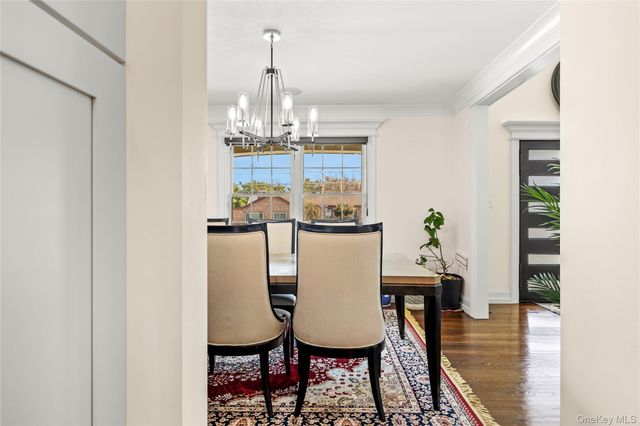 123 Columbus Boulevard, Amityville, NY 11701