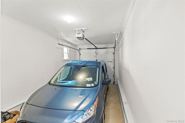 123 Columbus Boulevard, Amityville, NY 11701