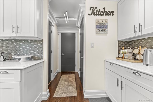 123 Columbus Boulevard, Amityville, NY 11701