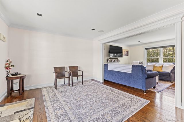 123 Columbus Boulevard, Amityville, NY 11701