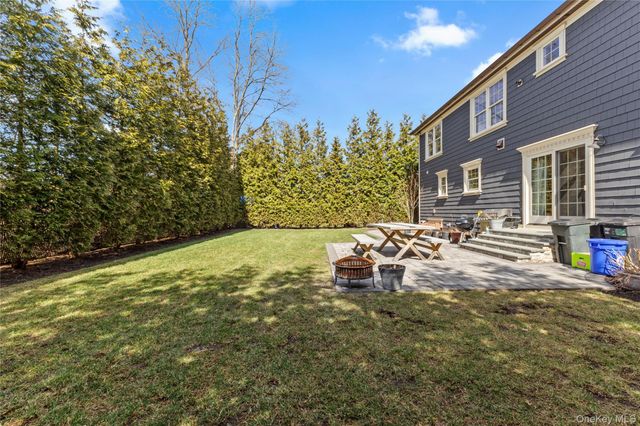 123 Columbus Boulevard, Amityville, NY 11701