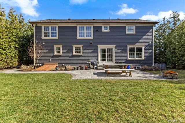 123 Columbus Boulevard, Amityville, NY 11701