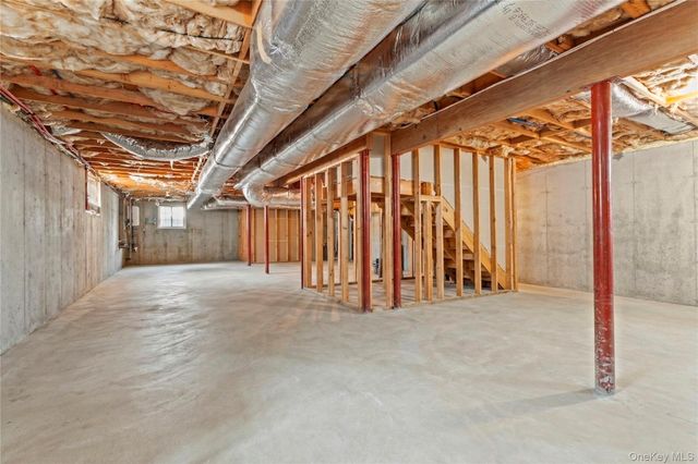 123 Columbus Boulevard, Amityville, NY 11701