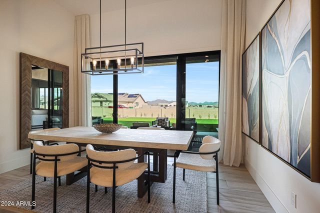 610 E Woburn Lane, Phoenix, AZ 85085