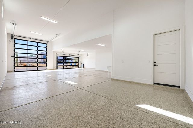 610 E Woburn Lane, Phoenix, AZ 85085