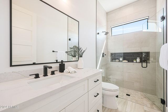 610 E Woburn Lane, Phoenix, AZ 85085