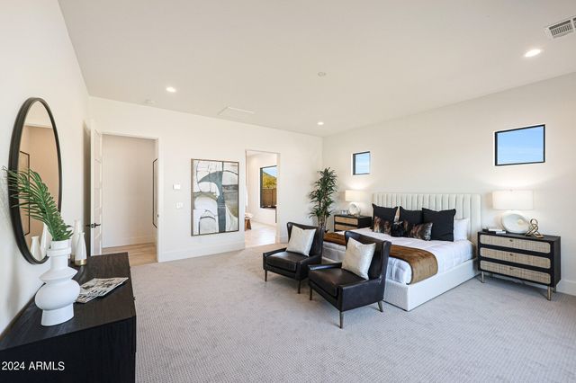 610 E Woburn Lane, Phoenix, AZ 85085