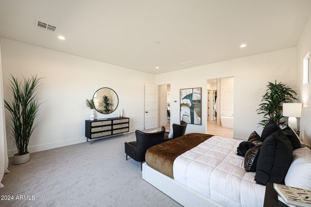 610 E Woburn Lane, Phoenix, AZ 85085