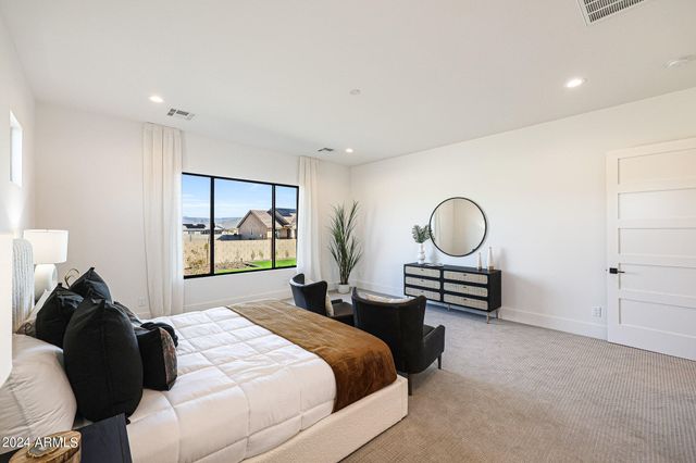 610 E Woburn Lane, Phoenix, AZ 85085