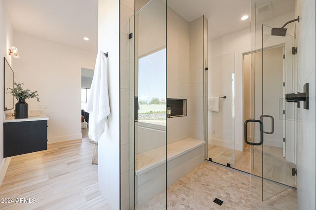 610 E Woburn Lane, Phoenix, AZ 85085