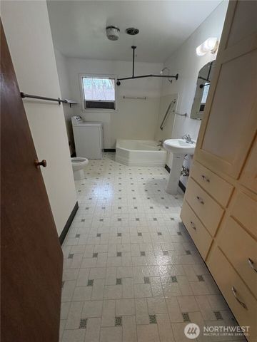 2001 NE 177th Street, Shoreline, WA 98155