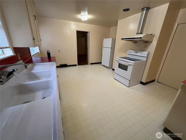 2001 NE 177th Street, Shoreline, WA 98155