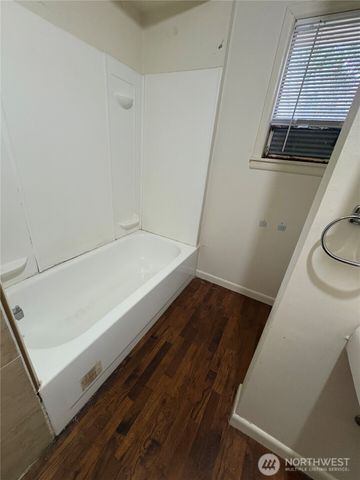 2001 NE 177th Street, Shoreline, WA 98155