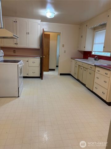 2001 NE 177th Street, Shoreline, WA 98155