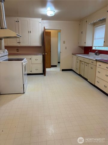 2001 NE 177th Street, Shoreline, WA 98155