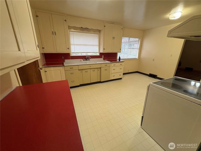 2001 NE 177th Street, Shoreline, WA 98155