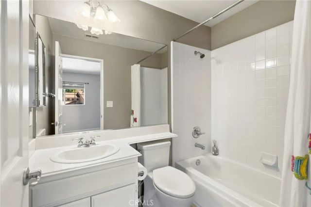 4762 Rhapsody, Oak Park, CA 91377