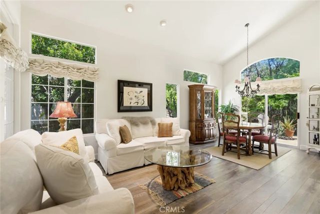 4762 Rhapsody, Oak Park, CA 91377