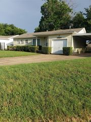 902 Mcclendon Street, Irving, TX 75061