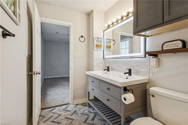 175 Racefield DR, Toano, VA 23168