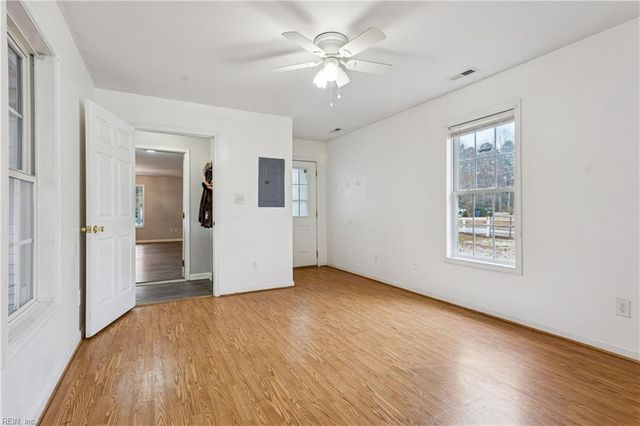 175 Racefield DR, Toano, VA 23168