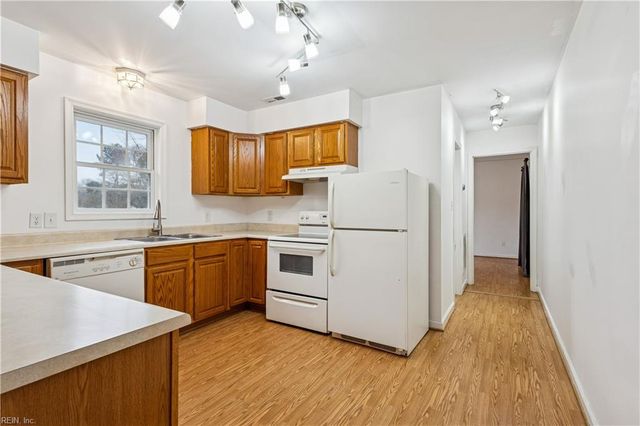 175 Racefield DR, Toano, VA 23168