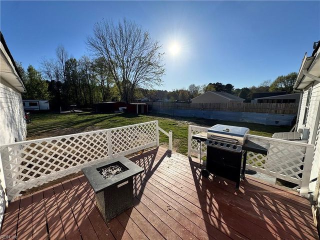 175 Racefield DR, Toano, VA 23168