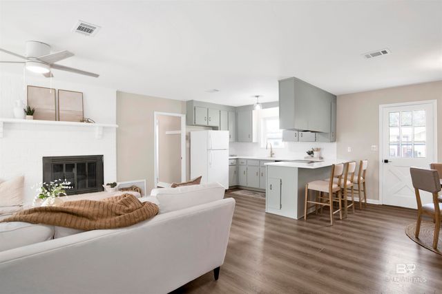 5621 Galvez Road, Pensacola, FL 32507