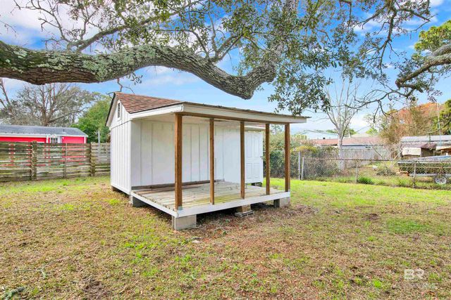 5621 Galvez Road, Pensacola, FL 32507