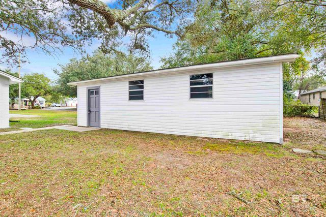 5621 Galvez Road, Pensacola, FL 32507