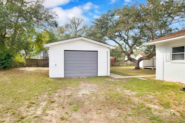 5621 Galvez Road, Pensacola, FL 32507