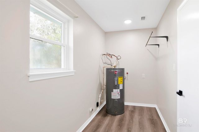 5621 Galvez Road, Pensacola, FL 32507