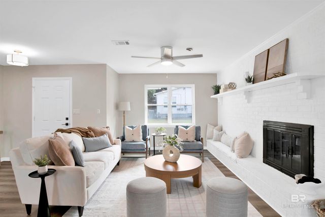 5621 Galvez Road, Pensacola, FL 32507