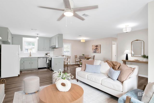 5621 Galvez Road, Pensacola, FL 32507