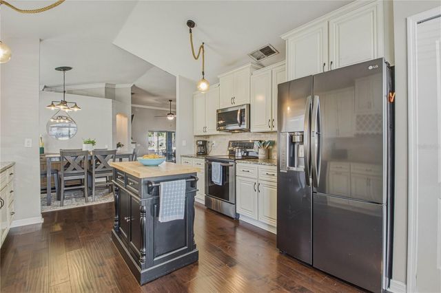 10215 CHARLESTON CORNER ROAD, Tampa, FL 33635